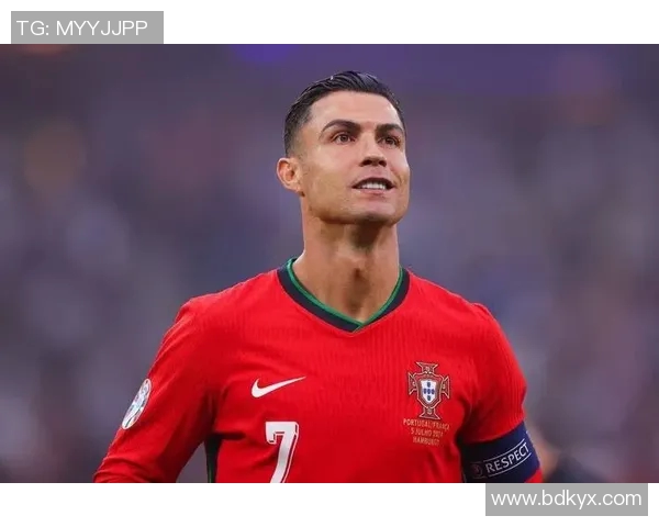 身高一米七五的足球球星在赛场上的表现和成就解析